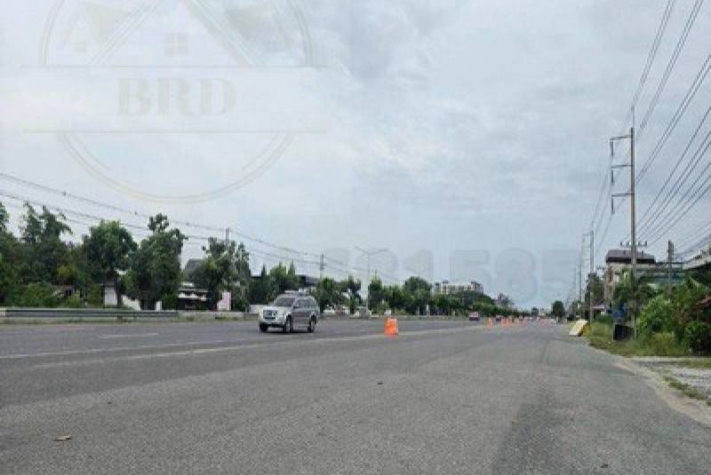 ขายที่ดินติดถนนสุขุมวิทบางพระ เมืองชลบุรี เนื้อที่ 1-3-61 ไร่ (761 ตรว.) ขายเหมา 30 ล้าน เมืองชลบุรี 20110
